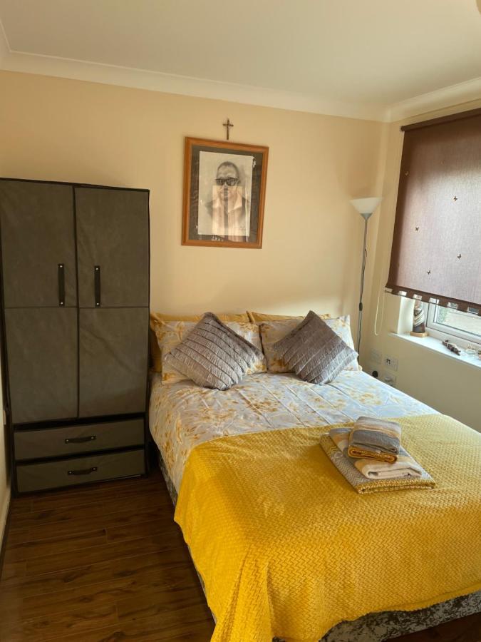 Tisi Choice Bed & Breakfast Northfleet Bagian luar foto